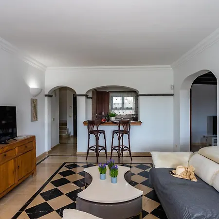Tatil Evi Sara
