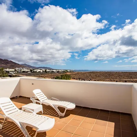 Sara Playa Blanca (Lanzarote)